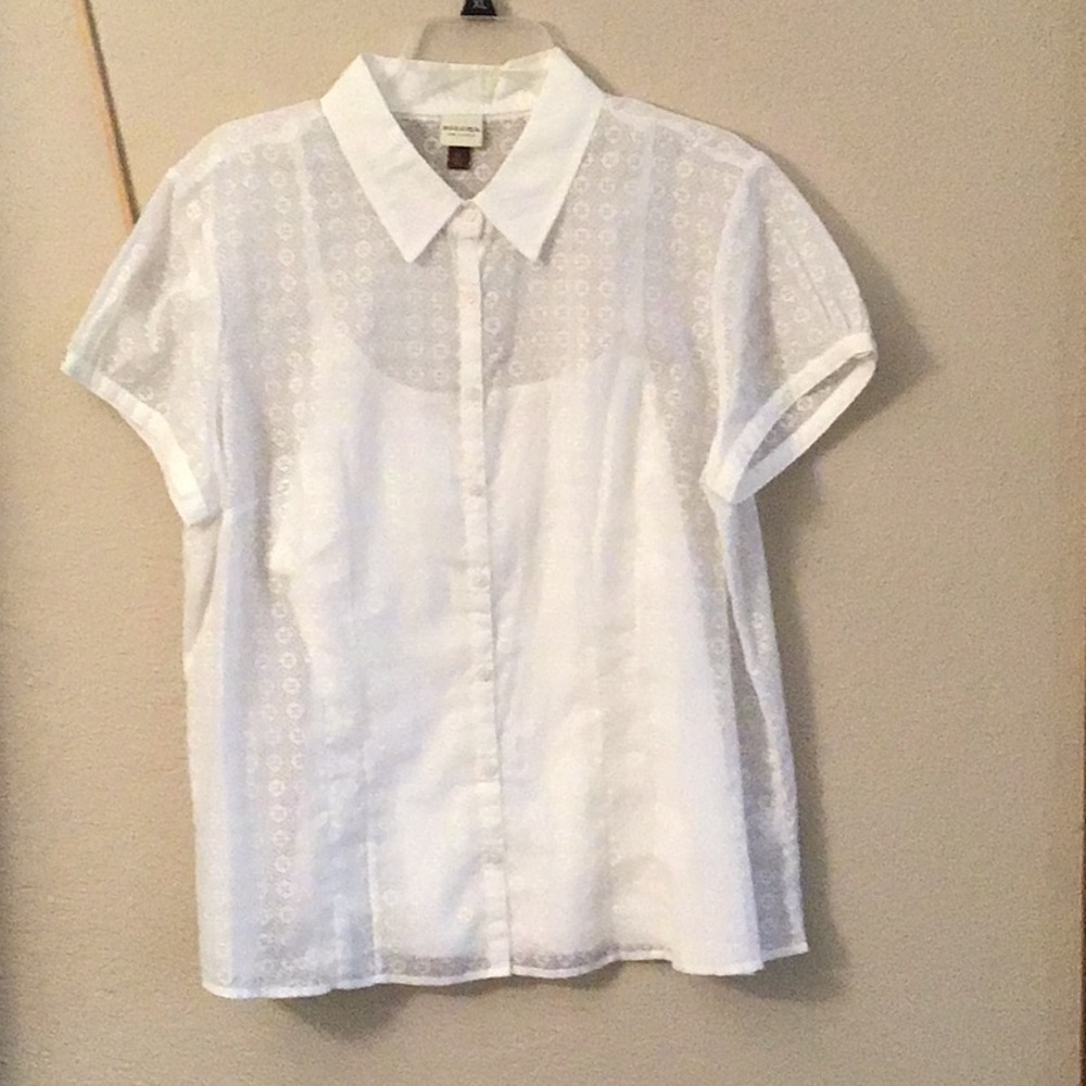 FEMININE 2 pc white blouse w/camisole, XL runs small